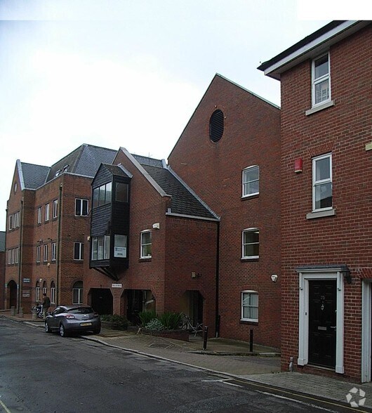 Staple Gdns, Winchester à louer - Photo du bâtiment - Image 2 de 3