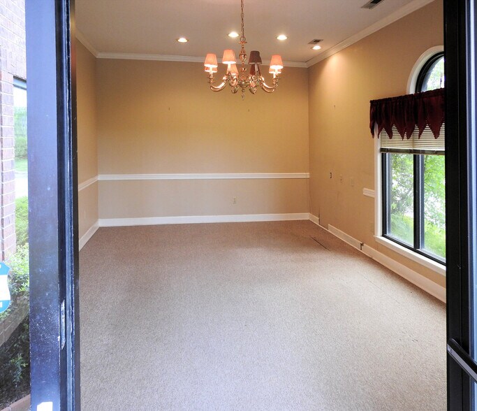 929 Merchants Walk, Huntsville, AL for sale - Building Photo - Image 2 of 32