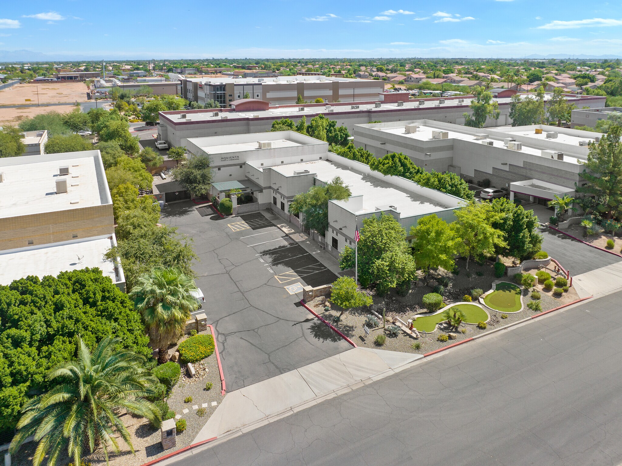 1355 N Mondel Dr, Gilbert, AZ à louer Photo principale- Image 1 de 7