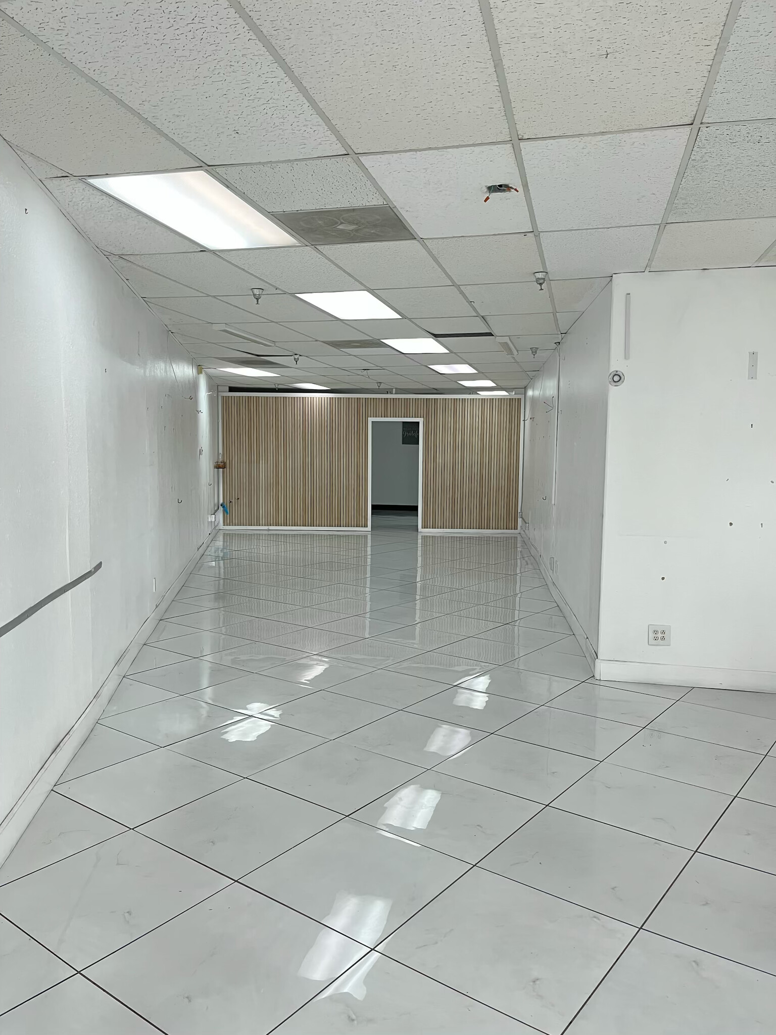 1304-1438 W Foothill Blvd, Rialto, CA à louer Photo intérieure- Image 1 de 3