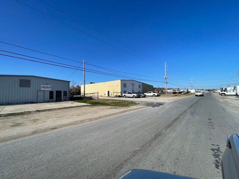 1013 Bert St, La Place, LA à vendre - Photo du bâtiment - Image 2 de 31