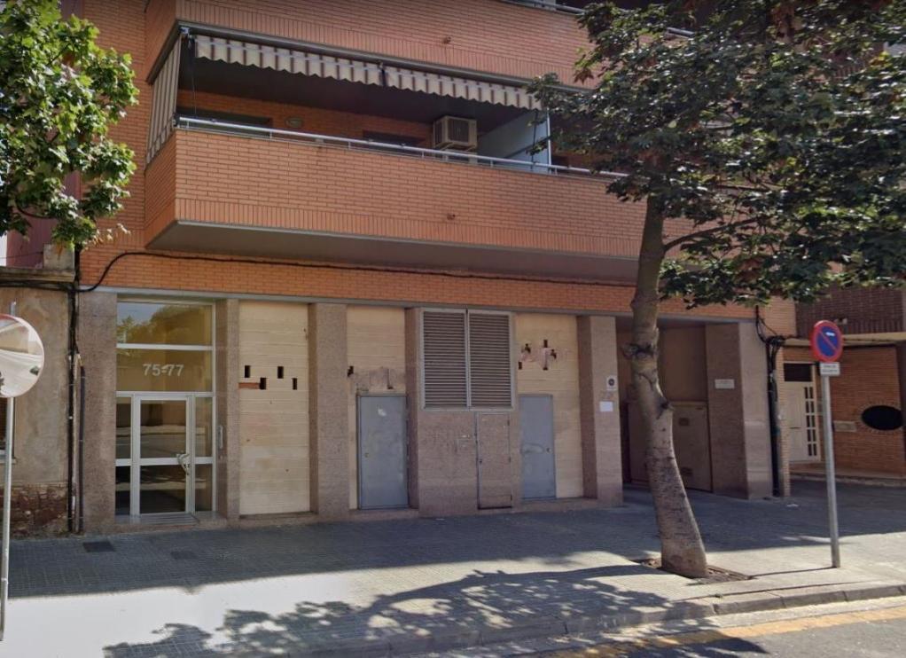 Immeuble residentiel dans Sant Boi de Llobregat, Barcelona à vendre Photo principale- Image 1 de 2
