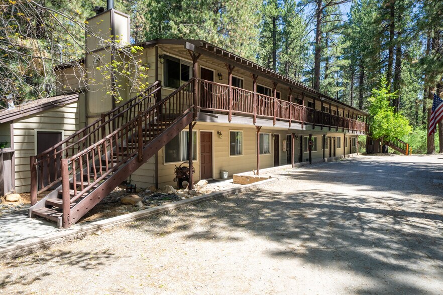 42268 Moonridge Rd, Big Bear Lake, CA à vendre - Photo du bâtiment - Image 2 de 22