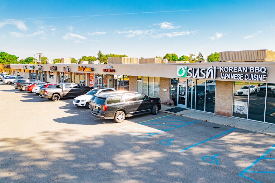 41431-41583 W 10 Mile Rd, Novi, MI à louer - Photo du bâtiment - Image 1 de 11