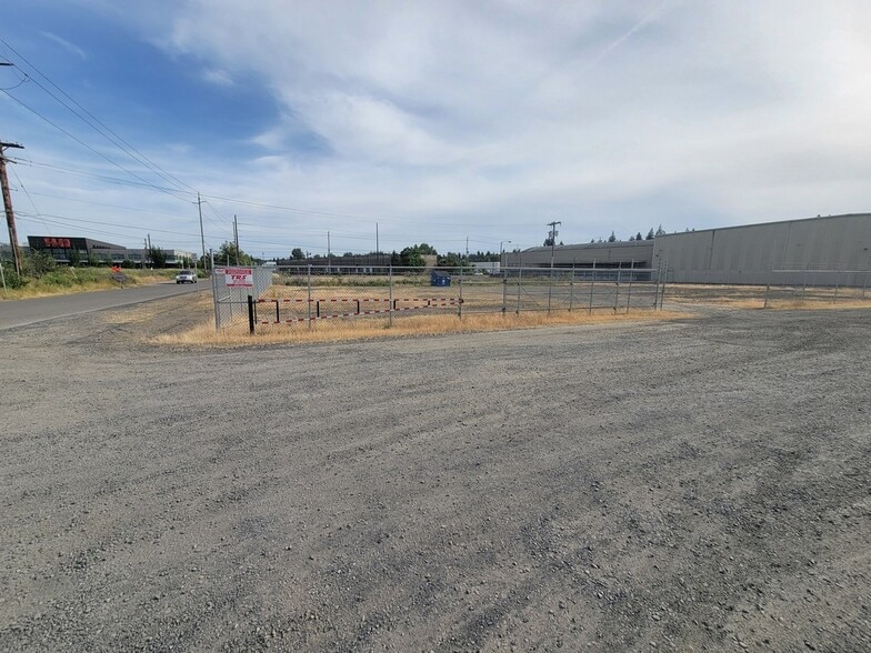 1895 16th St SE, Salem, OR for lease - Building Photo - Image 2 of 4