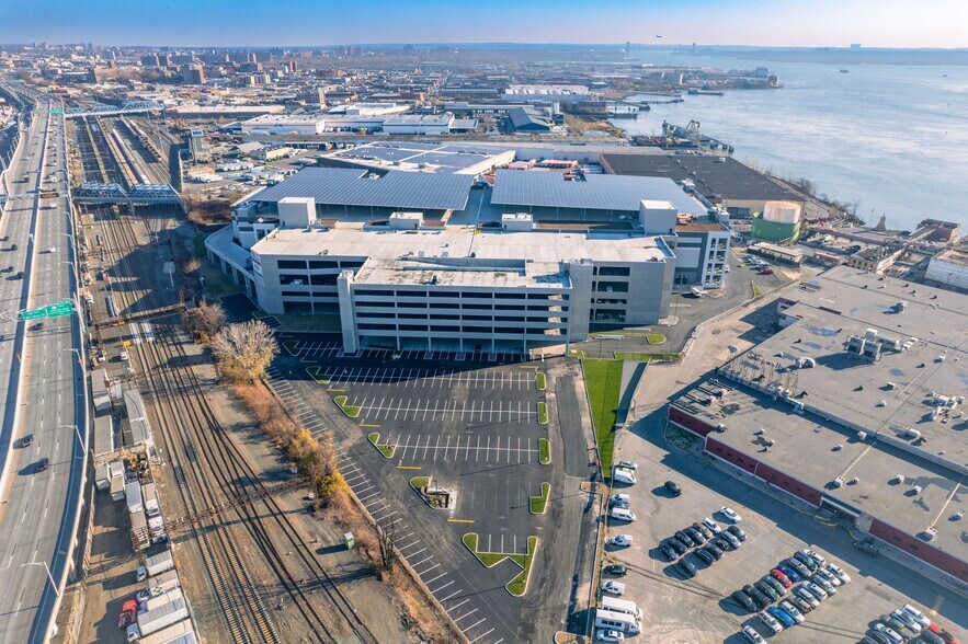 920-980 E 149th St, Bronx, NY à louer - Photo du bâtiment - Image 2 de 4