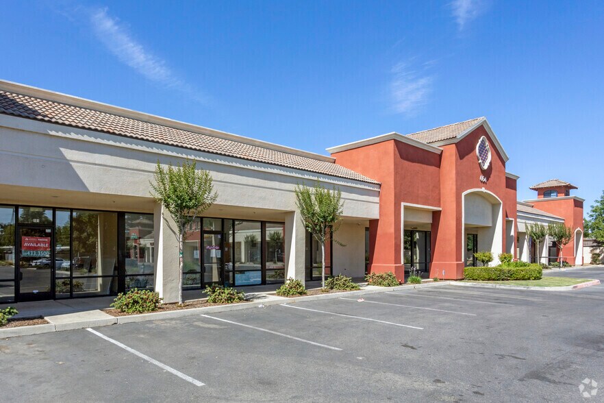 468 E Bullard Ave, Fresno, CA for lease - Building Photo - Image 2 of 5