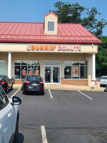 843 State Route 33, Freehold, NJ for lease - Building Photo - Image 2 of 8