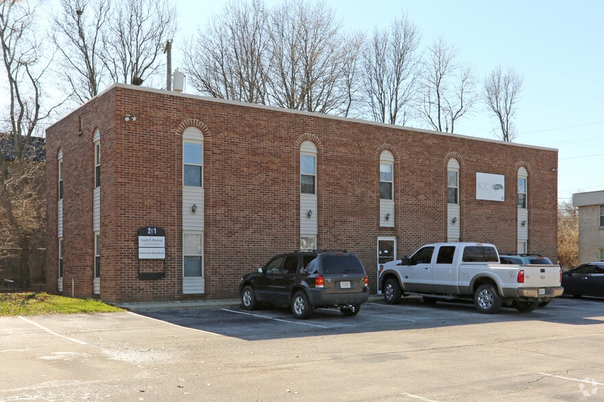 261 Regency Cir, Lexington, KY à vendre - Photo principale - Image 1 de 22