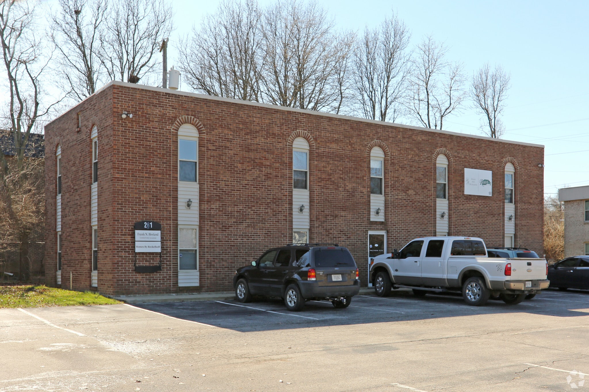 261 Regency Cir, Lexington, KY for sale Primary Photo- Image 1 of 23