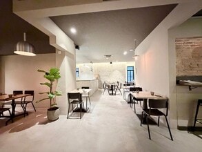 Retail in Barcelona, Barcelona for lease Interior Photo- Image 1 of 25