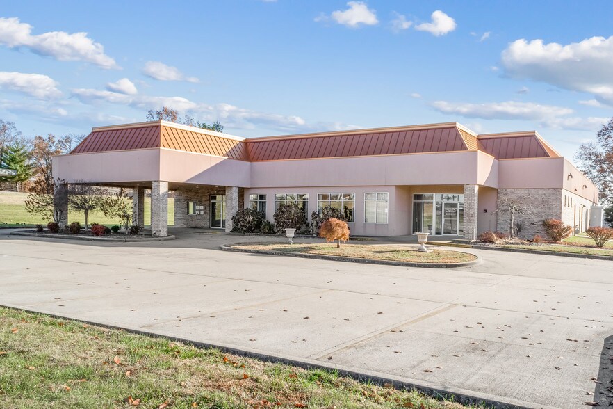 3241 Percy Dr, Cape Girardeau, MO à louer - Photo du bâtiment - Image 2 de 6