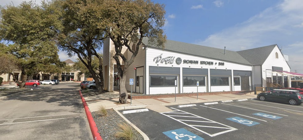 2805-2897 Thousand Oaks Dr, San Antonio, TX for lease - Building Photo - Image 2 of 8