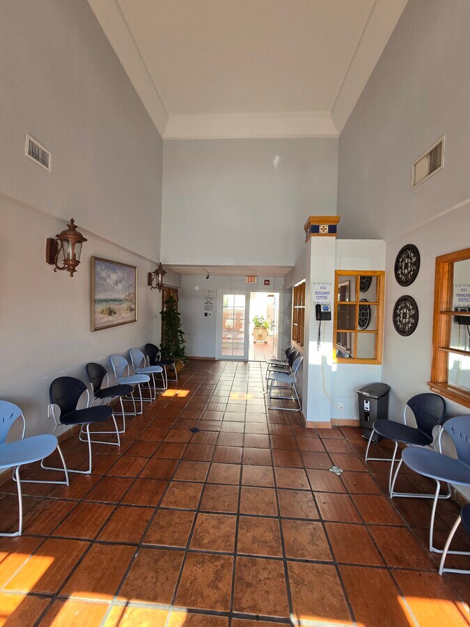7777 N University Dr, Tamarac, FL 33321 - Unité 101S -  - Photo intérieure - Image 2 of 2