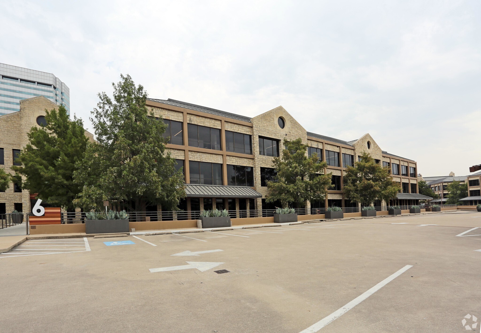 5000 Riverside Dr, Irving, TX for lease Building Photo- Image 1 of 11