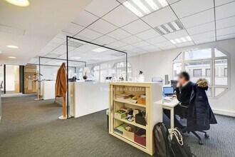 34 Rue Jean Jaurès, Puteaux for lease Interior Photo- Image 2 of 7