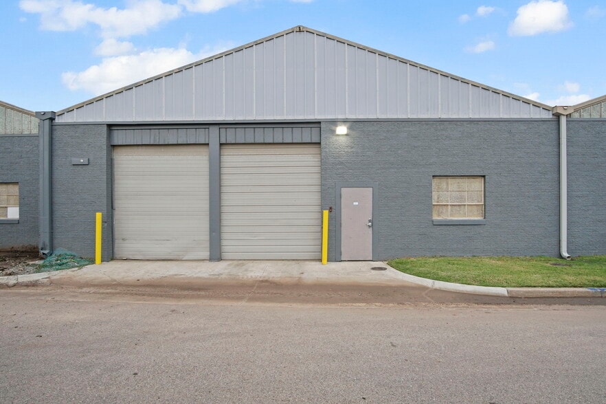 1701 NW 5th St, Oklahoma City, OK à louer - Photo du bâtiment - Image 2 de 10