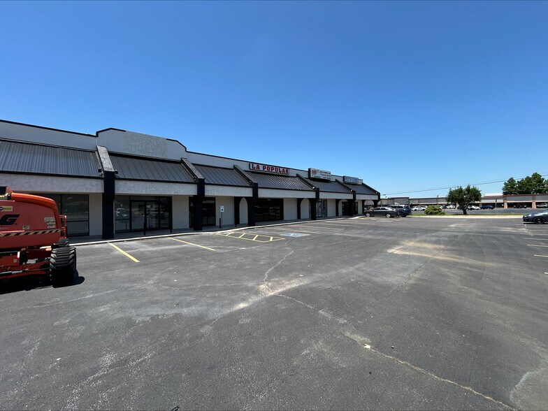8501-8507 S Western Ave, Oklahoma City, OK for lease - Building Photo - Image 1 of 6