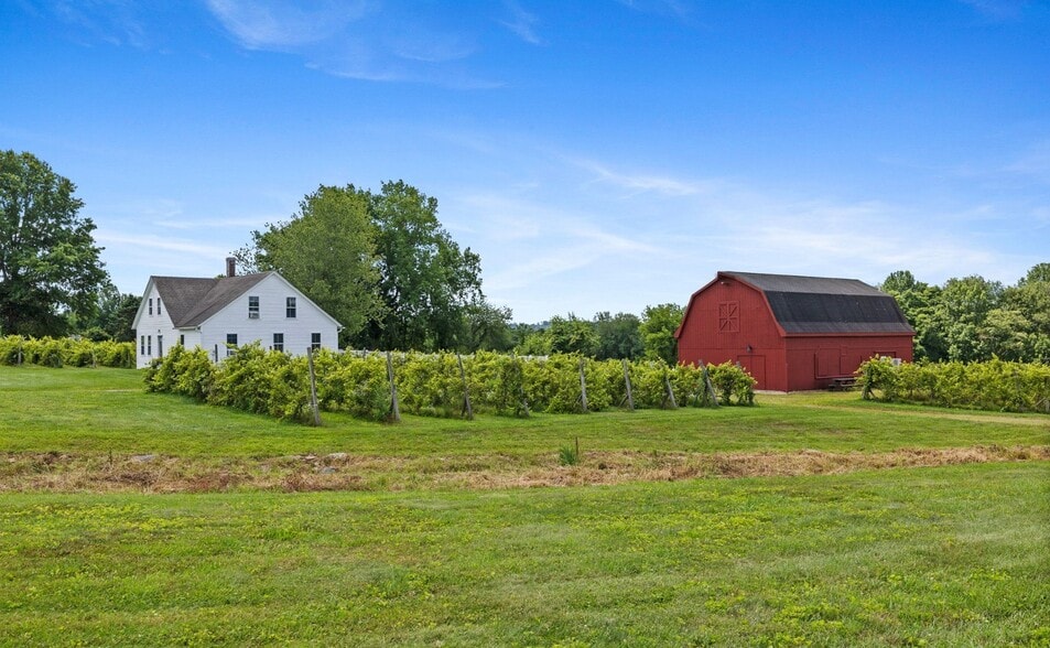 139 W Town St, Lebanon, CT for sale - Primary Photo - Image 1 of 18