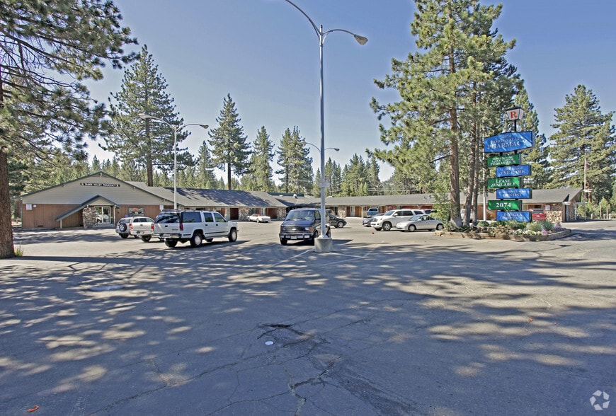 2074 Lake Tahoe Blvd, South Lake Tahoe, CA for lease - Building Photo - Image 2 of 3