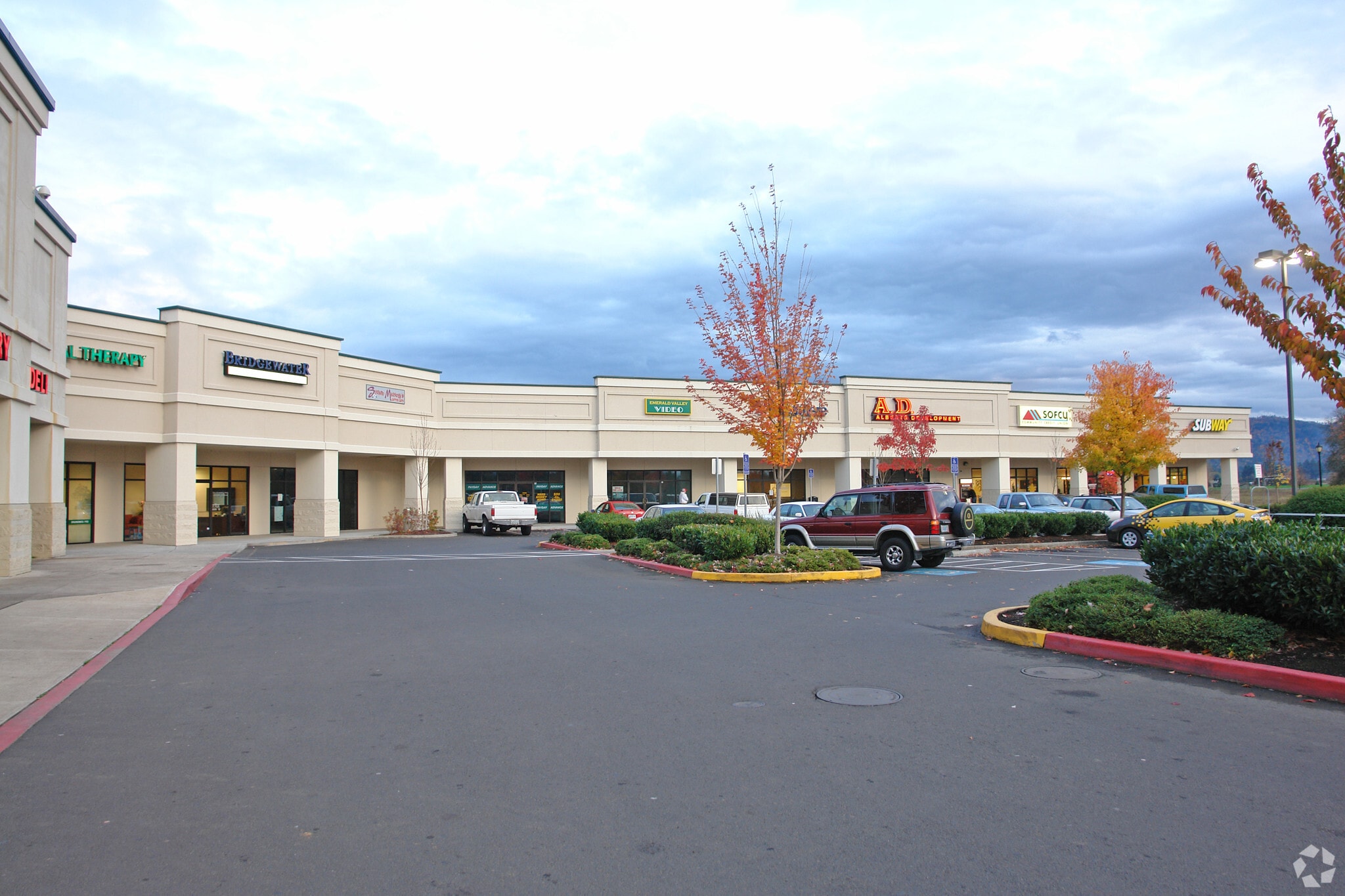 164-182 Melton Rd, Creswell, OR for lease Primary Photo- Image 1 of 12