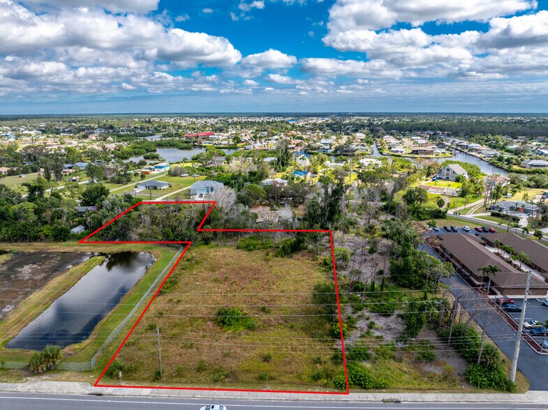 1630 Manor Rd, Englewood, FL à vendre - Photo du bâtiment - Image 2 de 47
