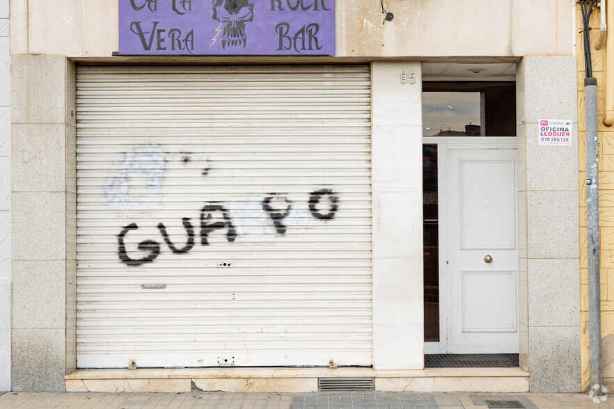 Commerce de détail dans Badalona, BAR à louer - Photo du bâtiment - Image 2 de 3