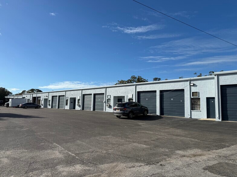 1660 Tilley Ave, Clearwater, FL à louer - Photo du bâtiment - Image 2 de 7
