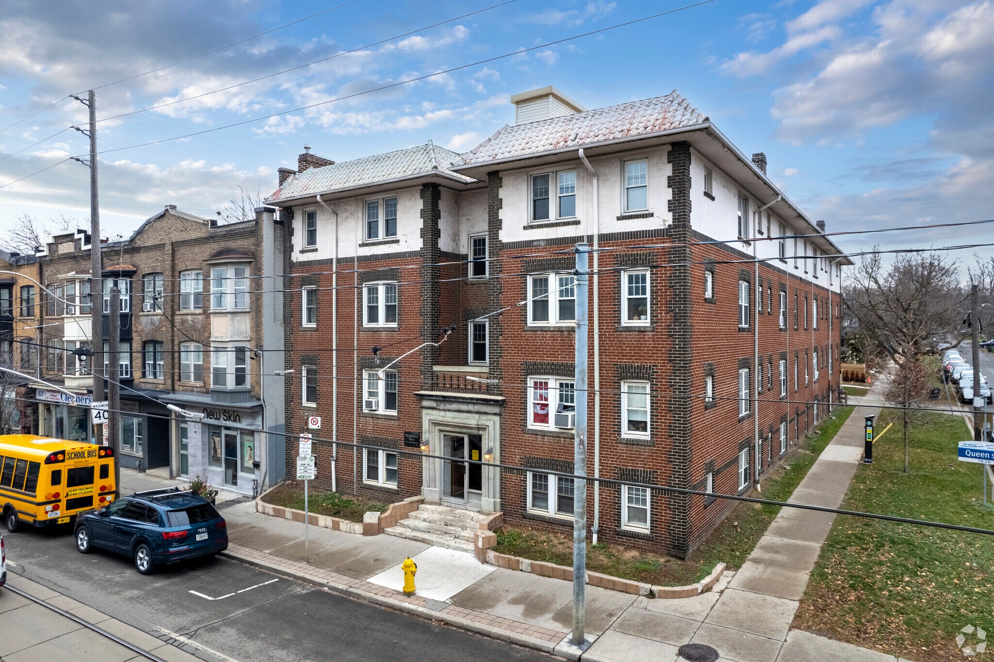 1836 Queen St, Toronto, ON à vendre Photo principale- Image 1 de 1