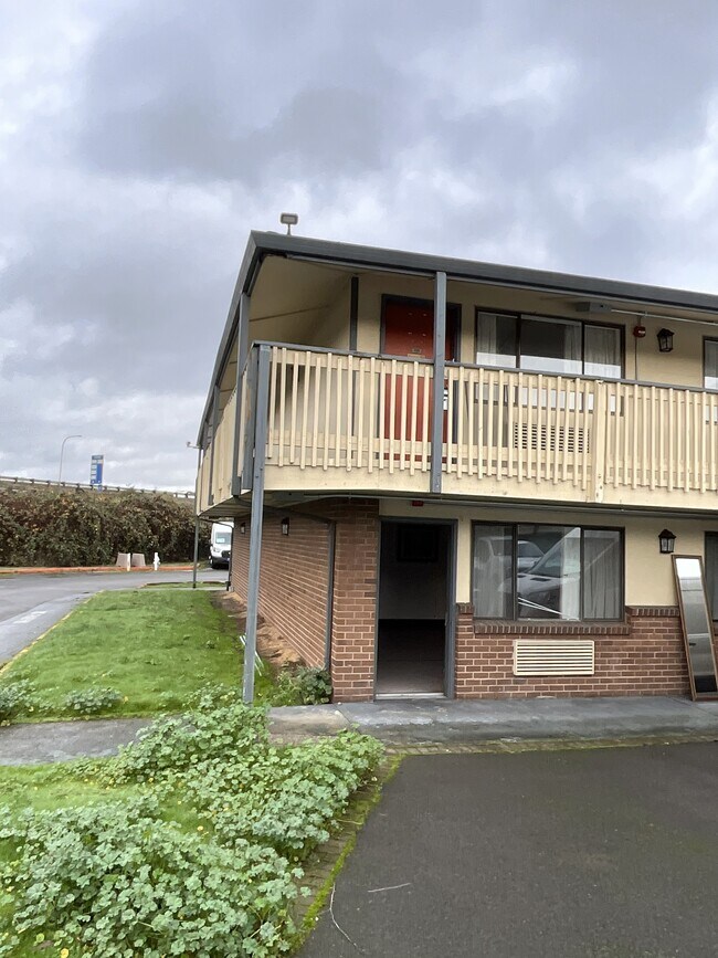 Plus de détails pour 1233 Central Ave N, Kent, WA - Services hôteliers à vendre