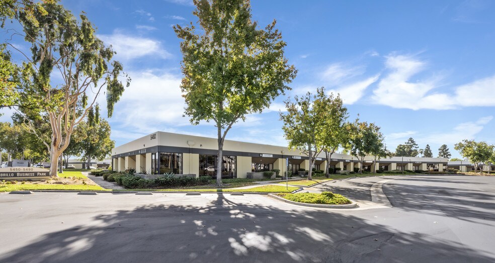 5482 Complex St, San Diego, CA à louer - Photo du bâtiment - Image 2 de 8