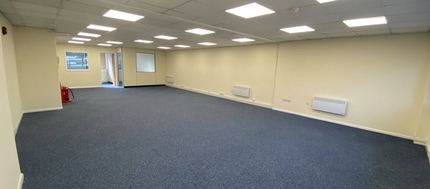 Raynesway, Derby for lease Interior Photo- Image 2 of 3