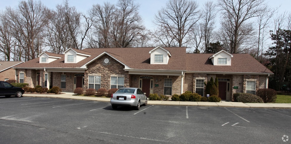3707 W Market St, Greensboro, NC for lease - Building Photo - Image 2 of 4