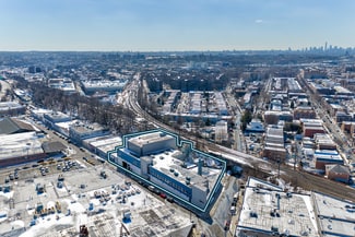 Plus de détails pour 2544 Borough Pl, Woodside, NY - Industriel à vendre