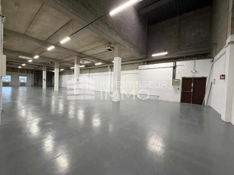 Flex in Lognes for lease - Interior Photo - Image 3 of 4