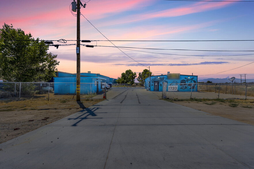 1733 Sierra Hwy, Rosamond, CA for sale - Building Photo - Image 1 of 1