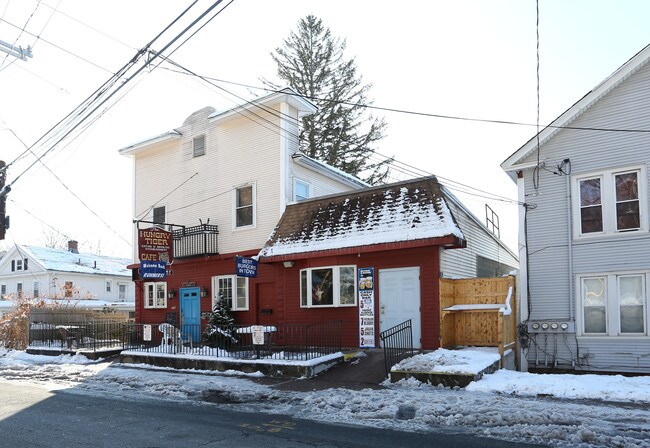 Plus de détails pour 114-120 Charter Oak St, Manchester, CT - Commerce de détail à vendre