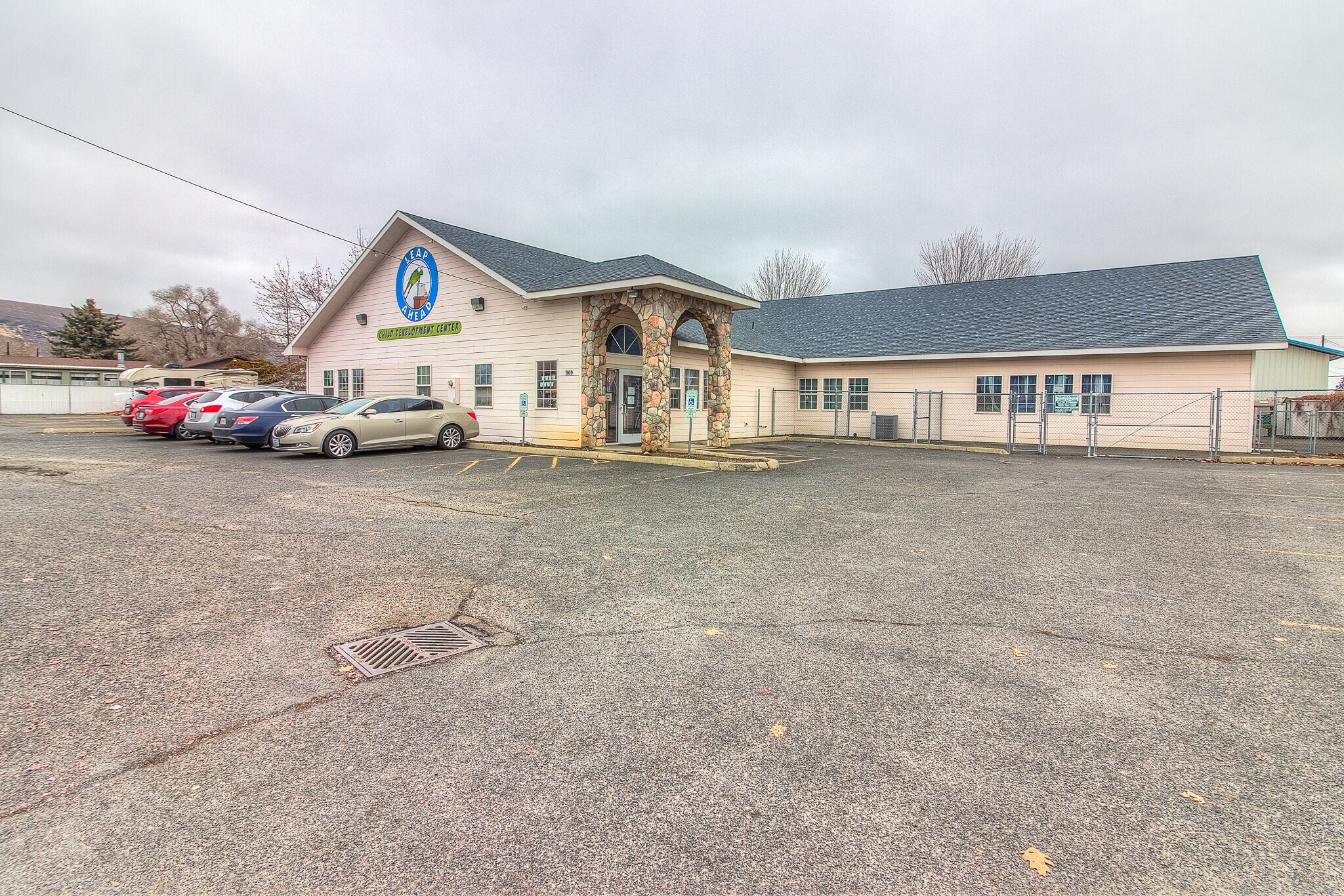 909 N 21st Ave, Yakima, WA à vendre Photo principale- Image 1 de 1