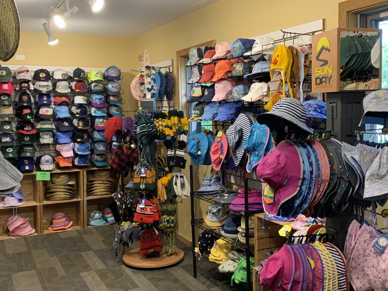 4075 WI-42 Hwy, Fish Creek, WI for sale - Interior Photo - Image 3 of 21