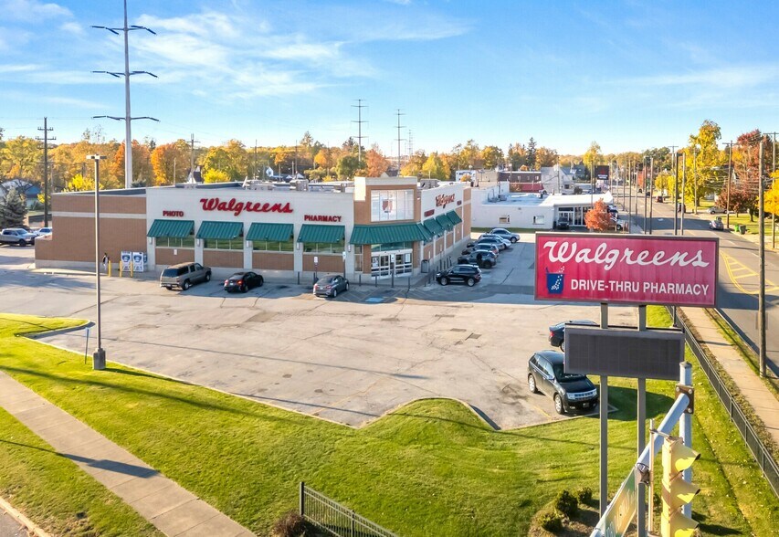 520 Broadway Ave, Bedford, OH à vendre - Photo du bâtiment - Image 1 de 6