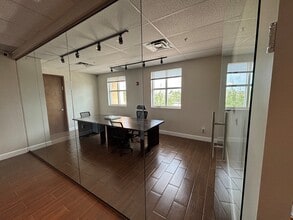 15800-15880 Pines Blvd, Pembroke Pines, FL for lease Interior Photo- Image 1 of 5