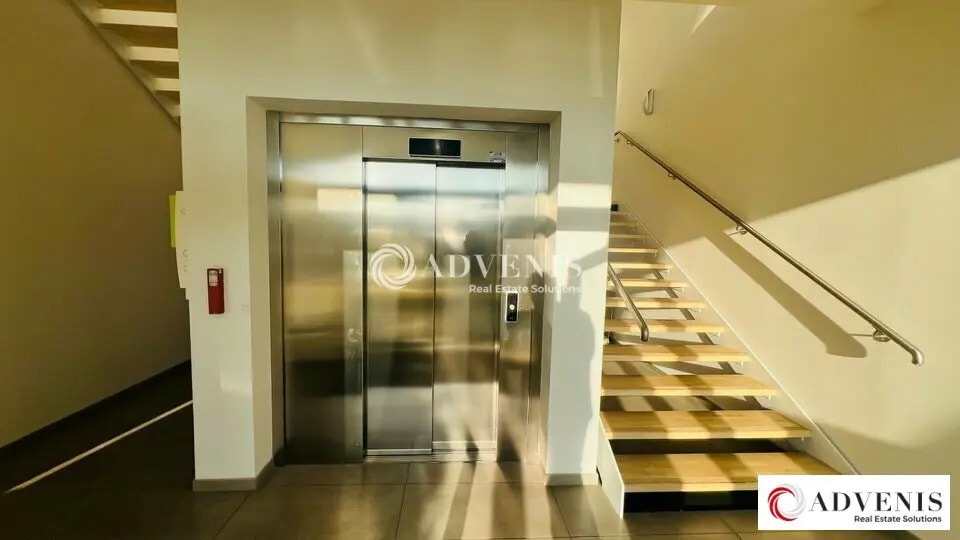 Bureau dans Eysines à louer - Hall d’entrée - Image 2 de 12