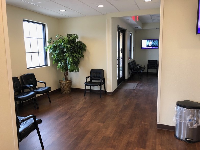 1701 Walter Holiday Dr, Cleburne, TX à louer - Hall d’entrée - Image 3 de 11