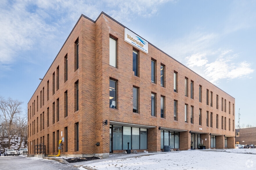 1750 Courtwood Cres, Ottawa, ON for lease - Building Photo - Image 1 of 3