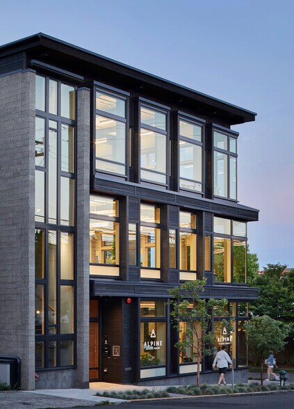 3800 Woodland Park Ave N, Seattle, WA à louer - Photo du bâtiment - Image 2 de 8