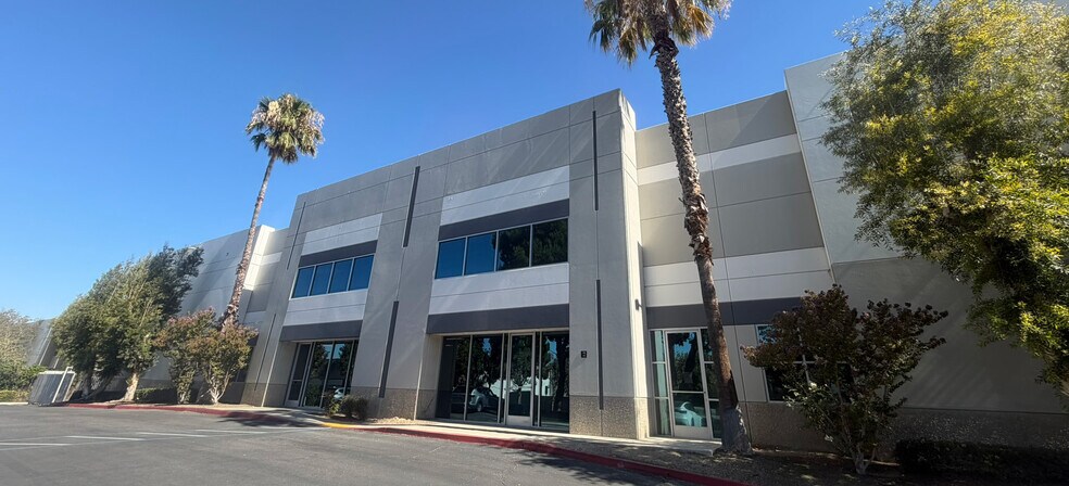 4051 Santa Ana St, Ontario, CA for lease - Primary Photo - Image 2 of 8