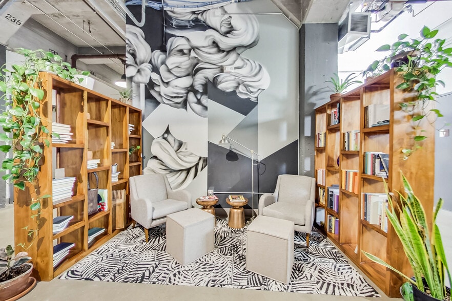 2744 E 11th St, Oakland, CA for lease - Interior Photo - Image 2 of 6