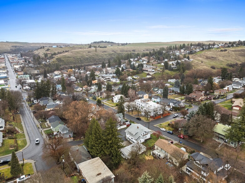 1002 S Mill St, Colfax, WA for sale - Aerial - Image 2 of 21