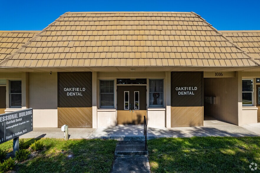 1016 Ponce de Leon Blvd, Belleair, FL à louer - Photo du bâtiment - Image 3 de 9