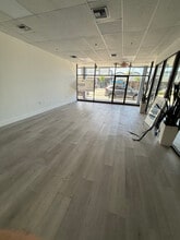 800 NE 125th St, North Miami, FL à louer Photo intérieure- Image 1 de 4